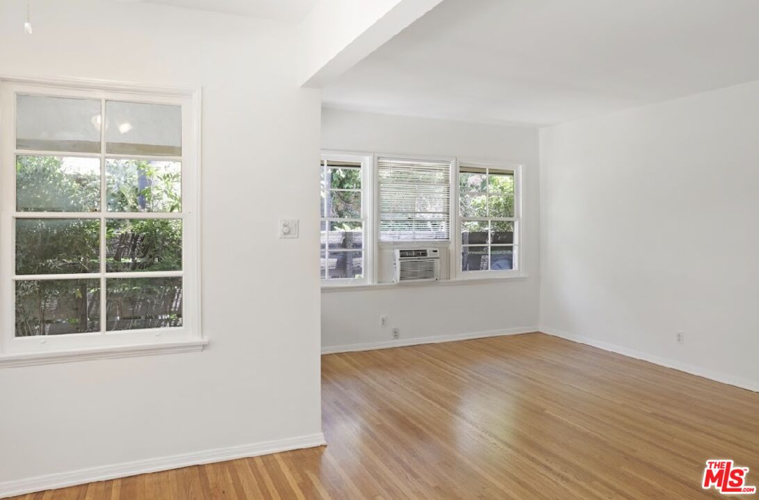 4085 Van Buren Pl