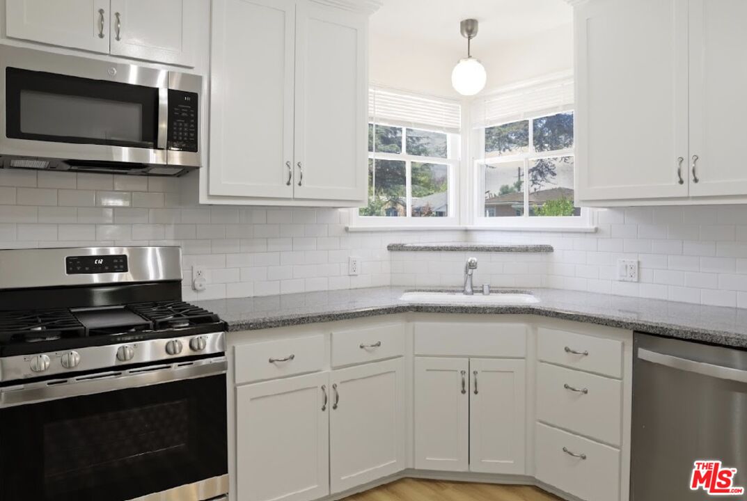 4085 Van Buren Pl