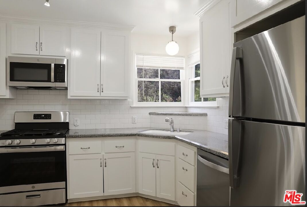 4085 Van Buren Pl