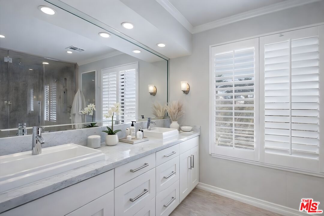 64356 Doral Dr