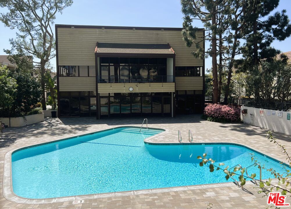 6050 CANTERBURY DR Unit: G228