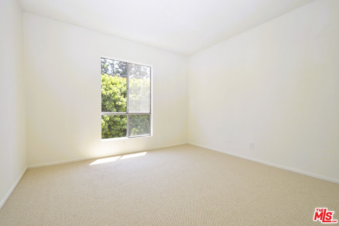 6050 CANTERBURY DR Unit: G228