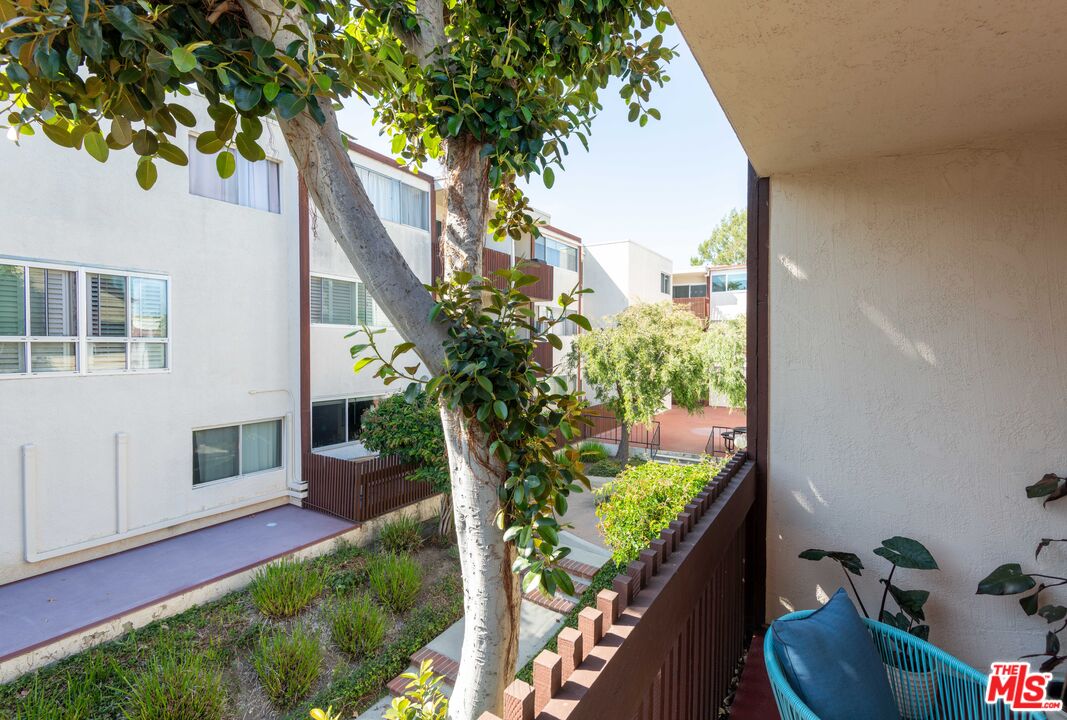 6050 CANTERBURY DR Unit: G228