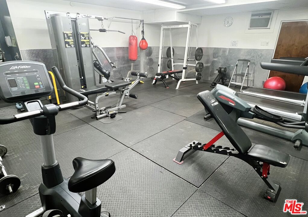 6050 CANTERBURY DR Unit: G228