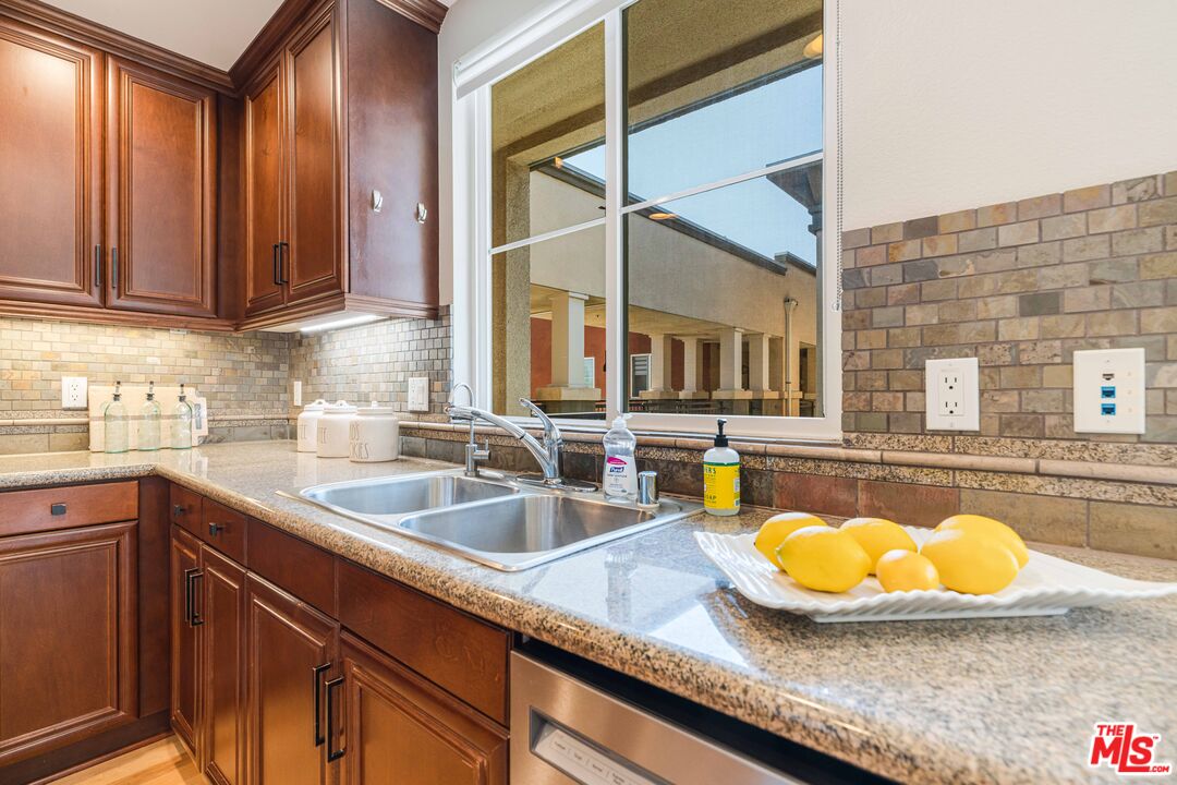 6020 Seabluff Dr Unit: 416
