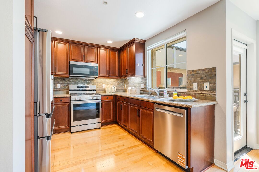 6020 Seabluff Dr Unit: 416