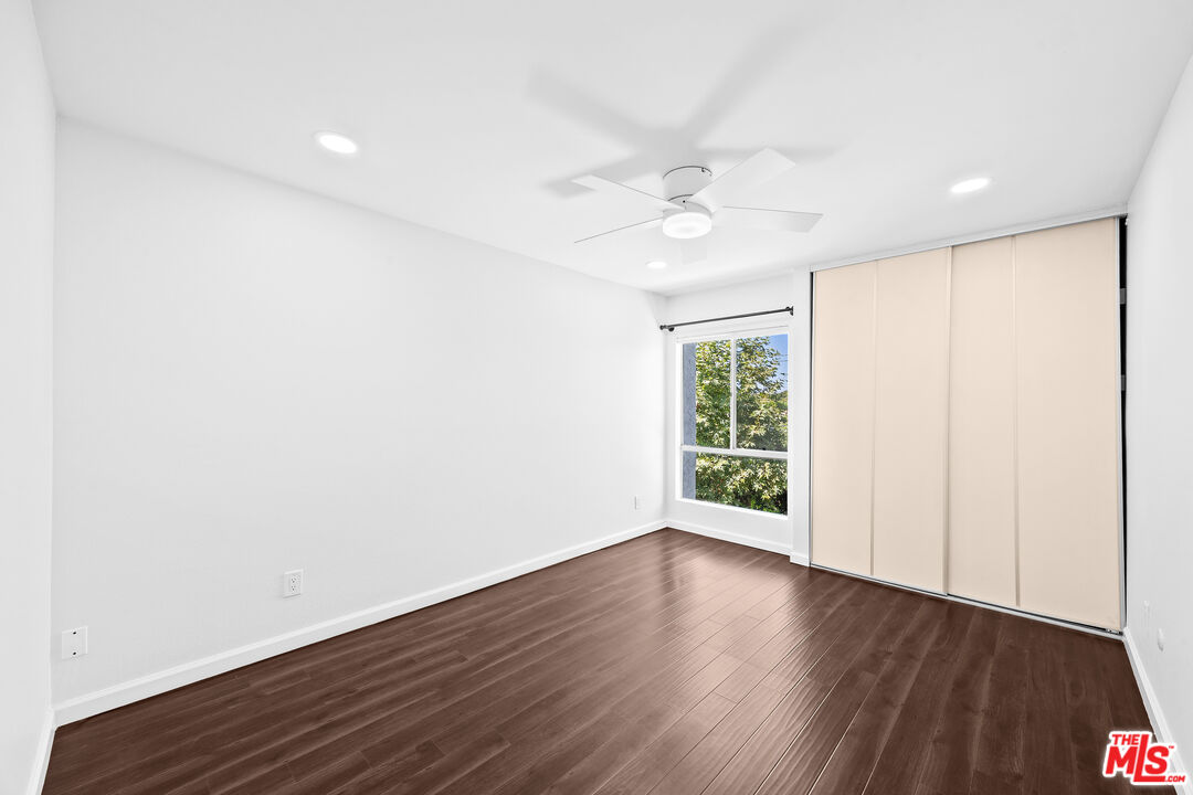 4900 Overland Ave Unit: 270