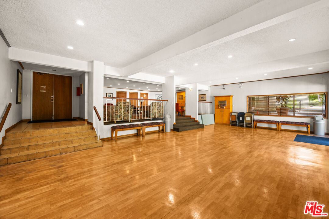 4900 Overland Ave Unit: 270