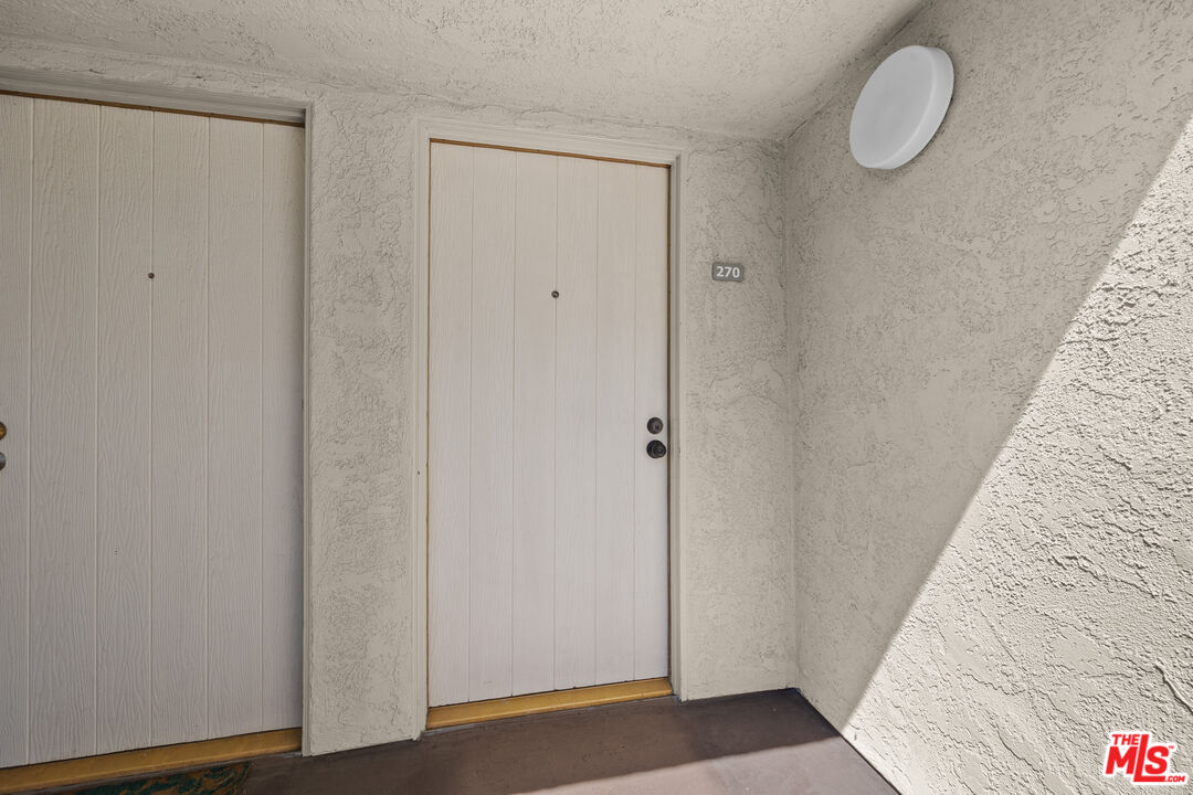 4900 Overland Ave Unit: 270