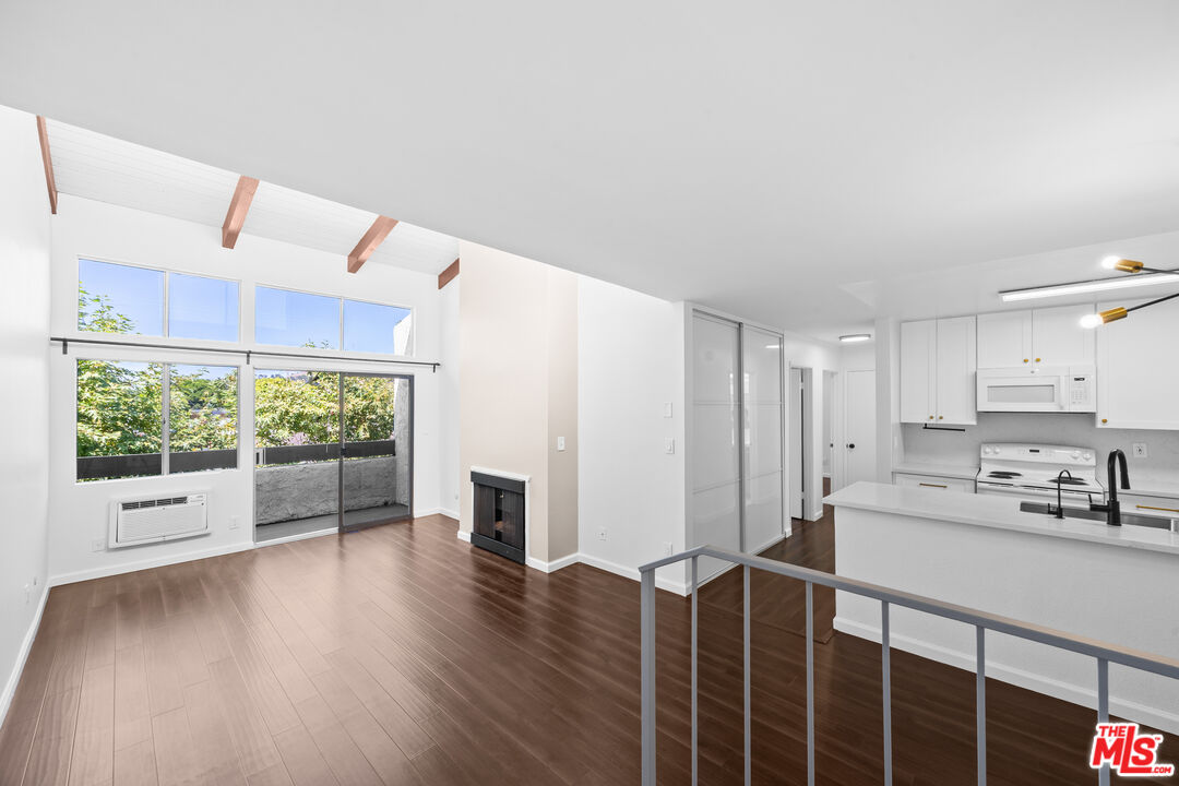 4900 Overland Ave Unit: 270