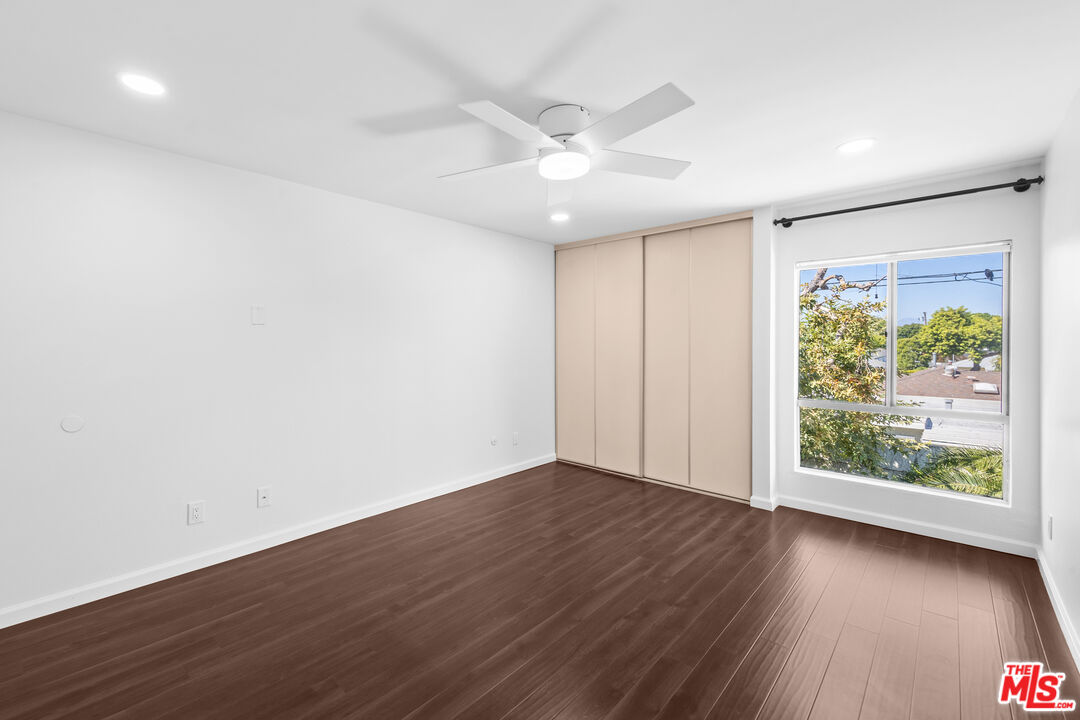 4900 Overland Ave Unit: 270