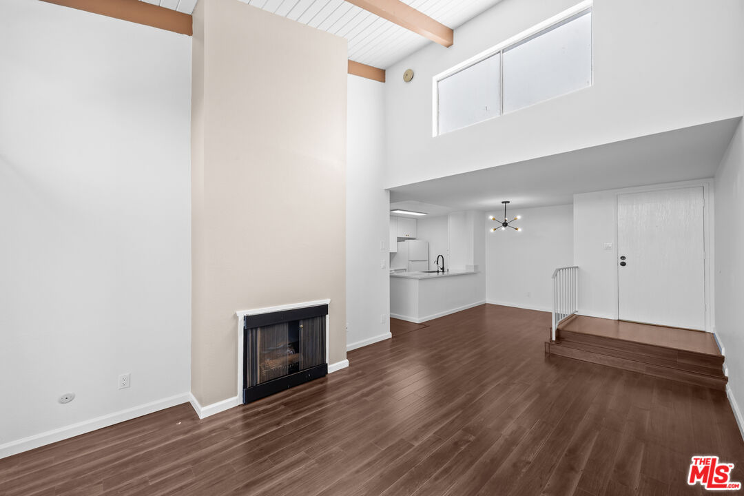 4900 Overland Ave Unit: 270