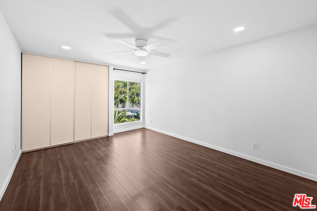 4900 Overland Ave Unit: 270