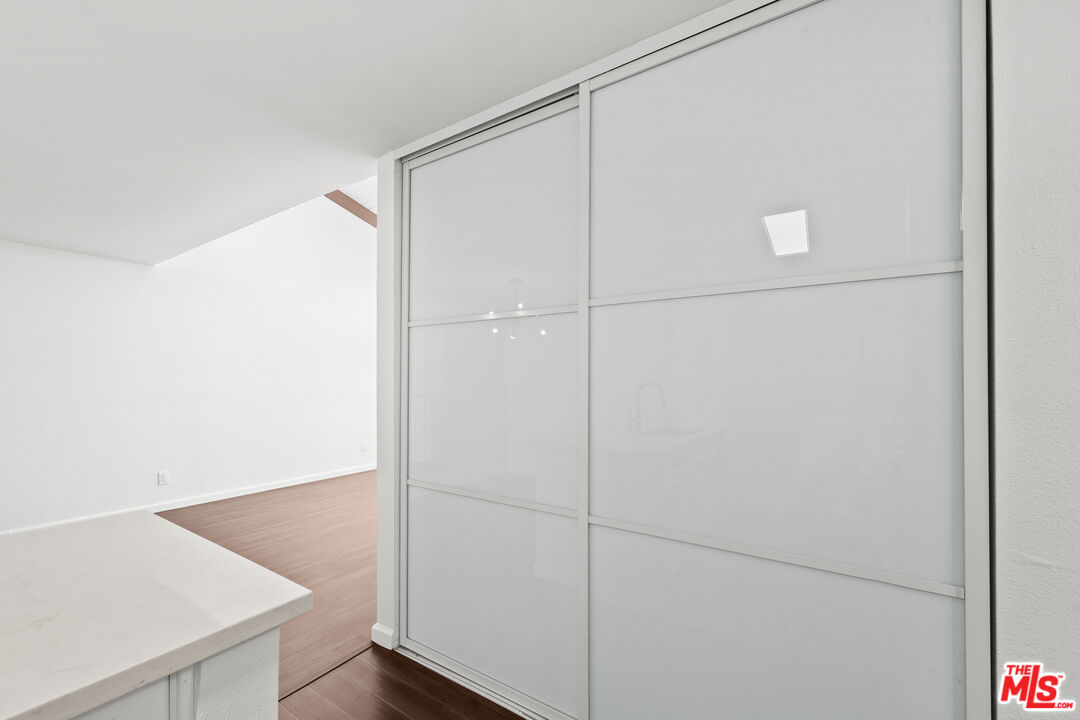 4900 Overland Ave Unit: 270