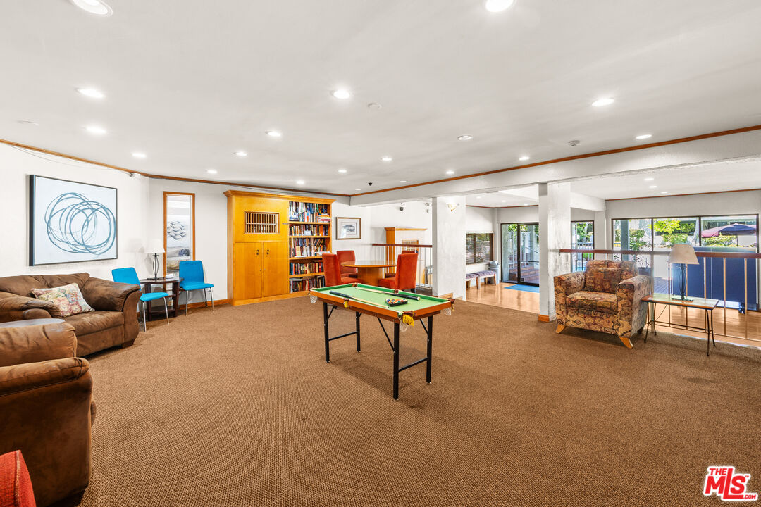 4900 Overland Ave Unit: 270