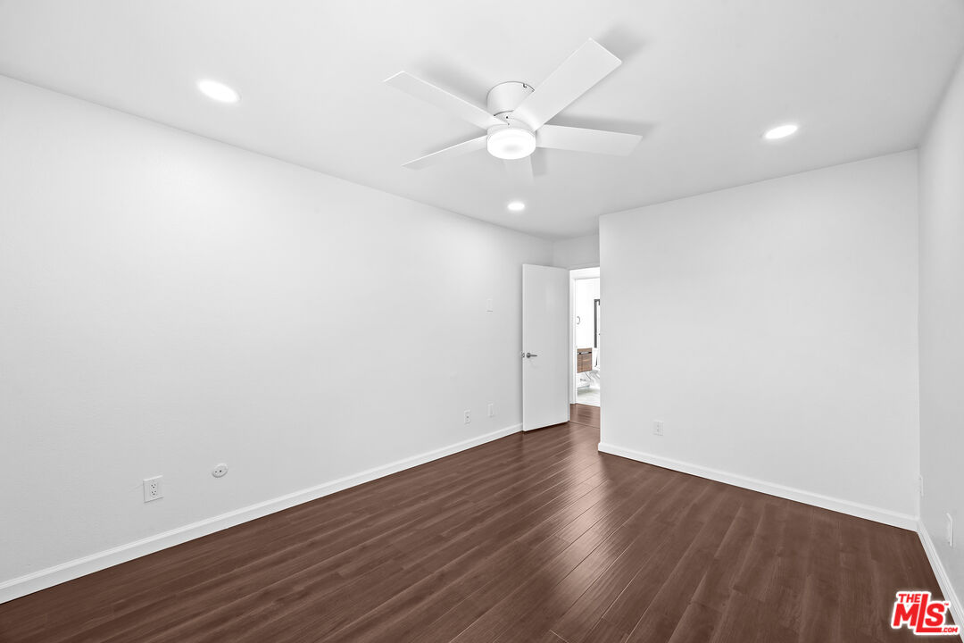 4900 Overland Ave Unit: 270