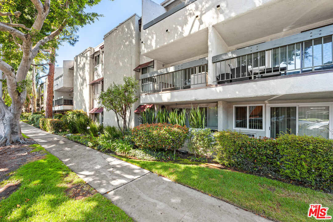 4900 Overland Ave Unit: 270