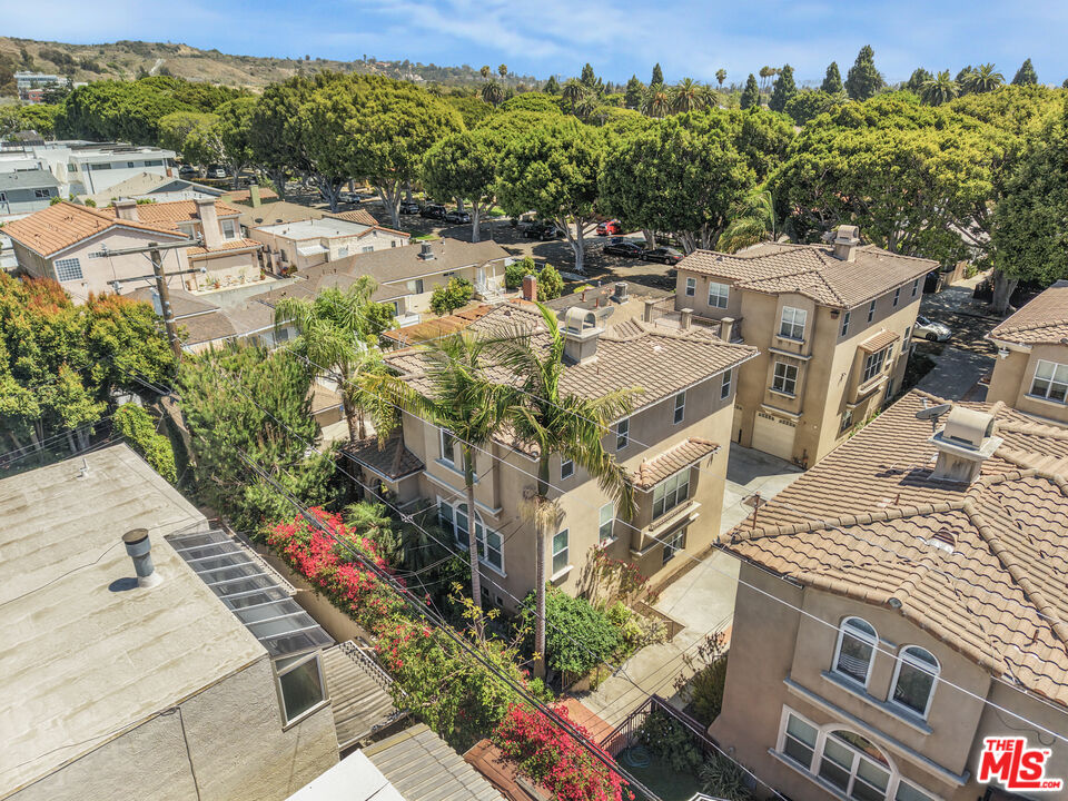 4128 Lincoln Ave