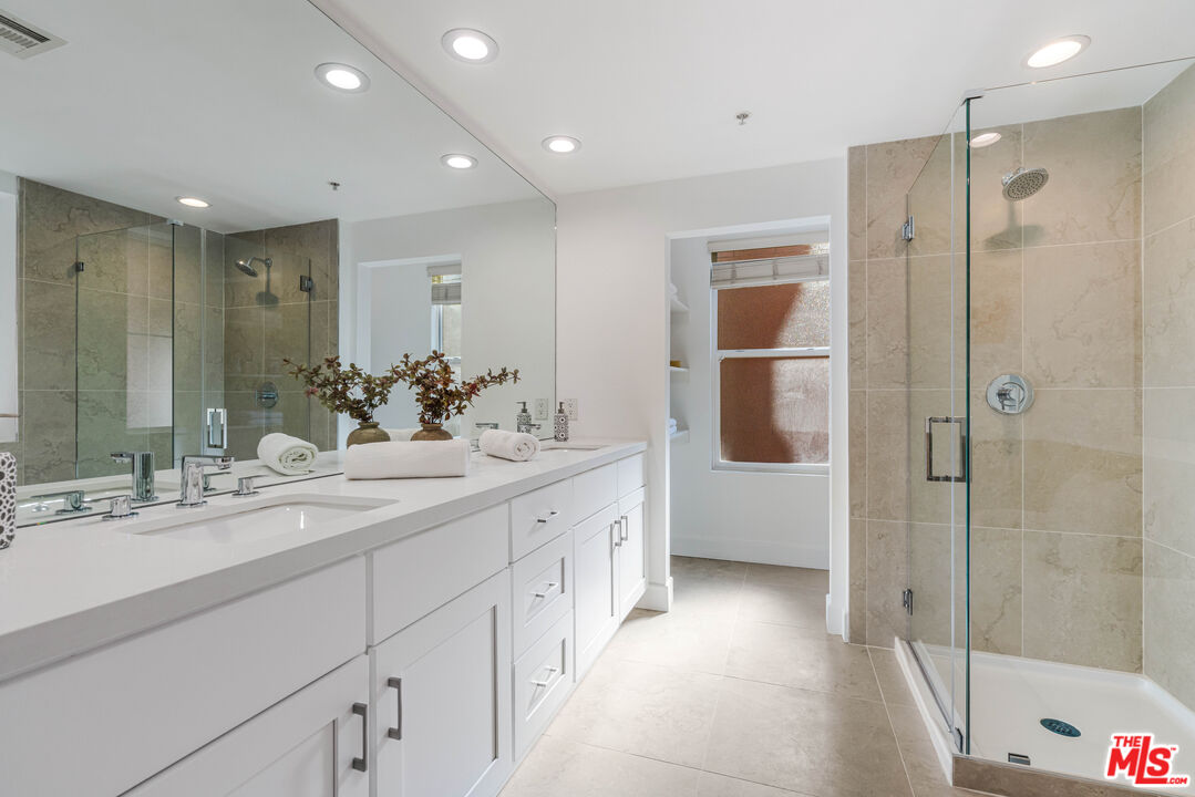 6020 Seabluff Dr Unit: 114