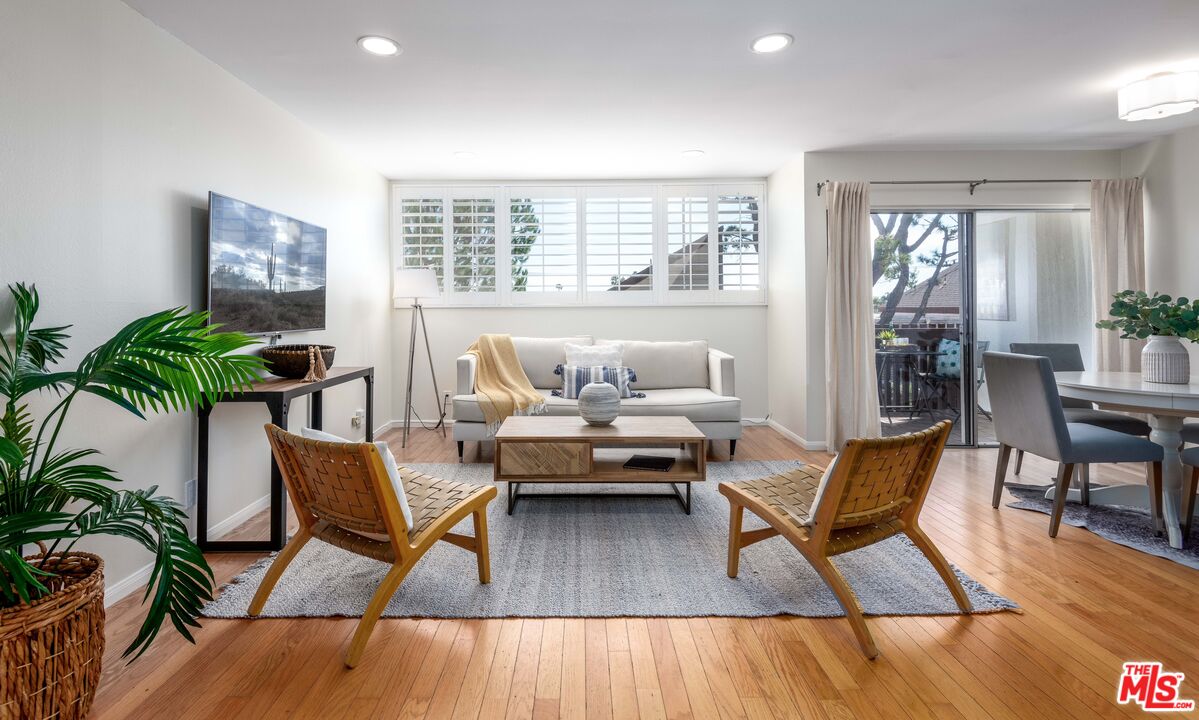6050 Canterbury DR Unit: E317