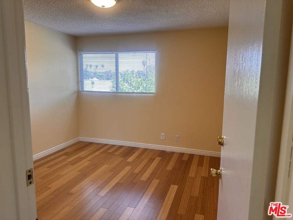 5411 S Centinela Ave Unit: 3