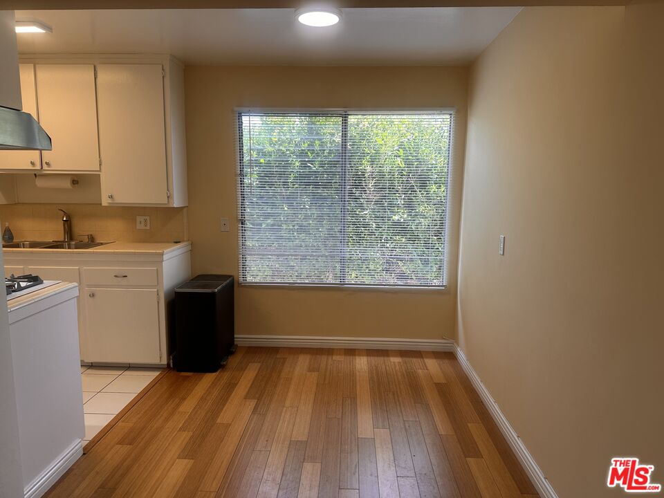 5411 S Centinela Ave Unit: 3