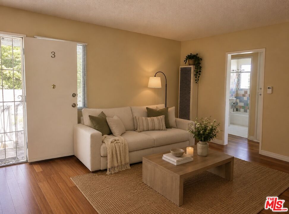 5411 S Centinela Ave Unit: 3