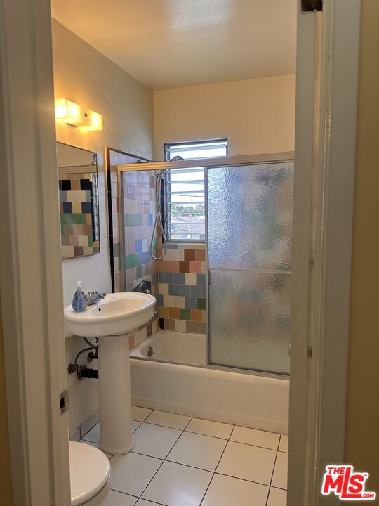 5411 S Centinela Ave Unit: 3