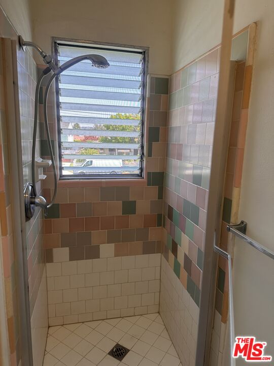 5411 S Centinela Ave Unit: 3