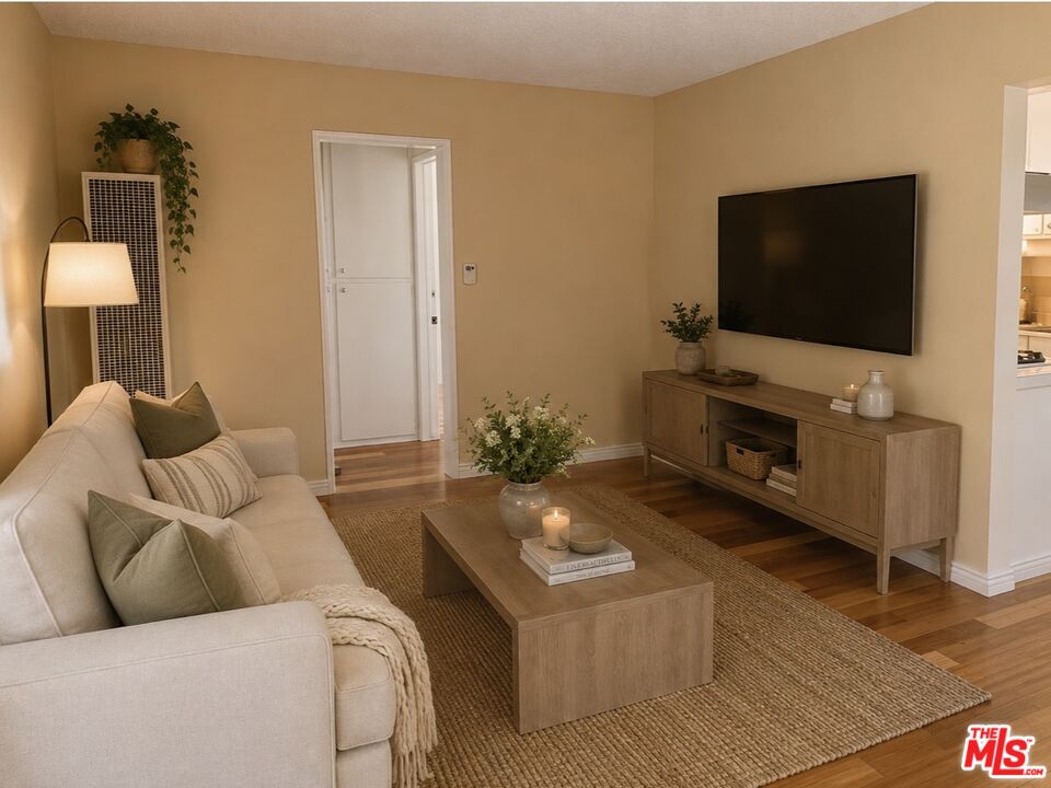 5411 S Centinela Ave Unit: 3