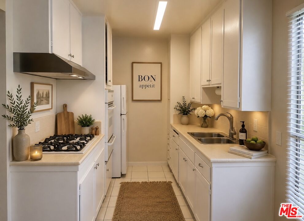 5411 S Centinela Ave Unit: 3
