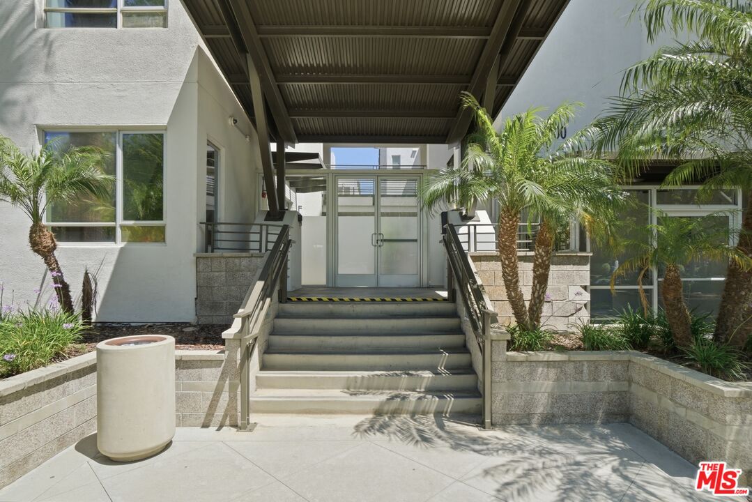 6400 Crescent Park Unit: 301