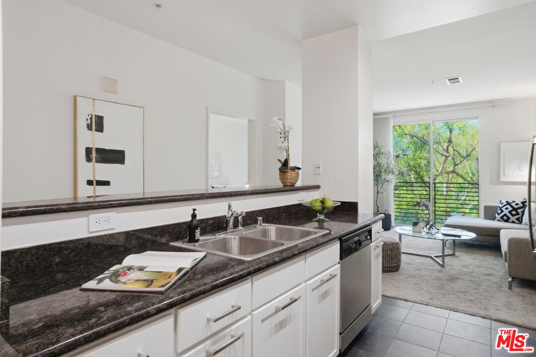 6400 Crescent Park Unit: 301