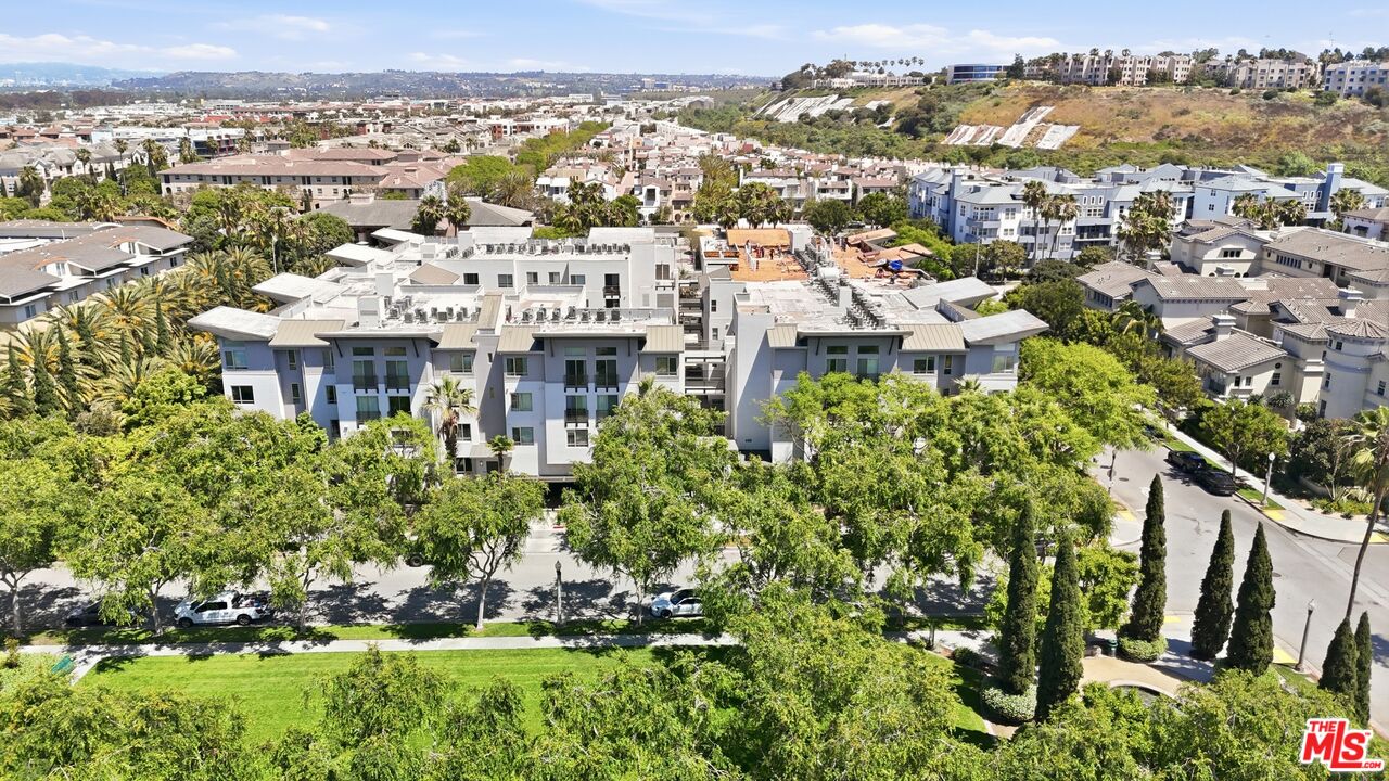 6400 Crescent Park Unit: 301