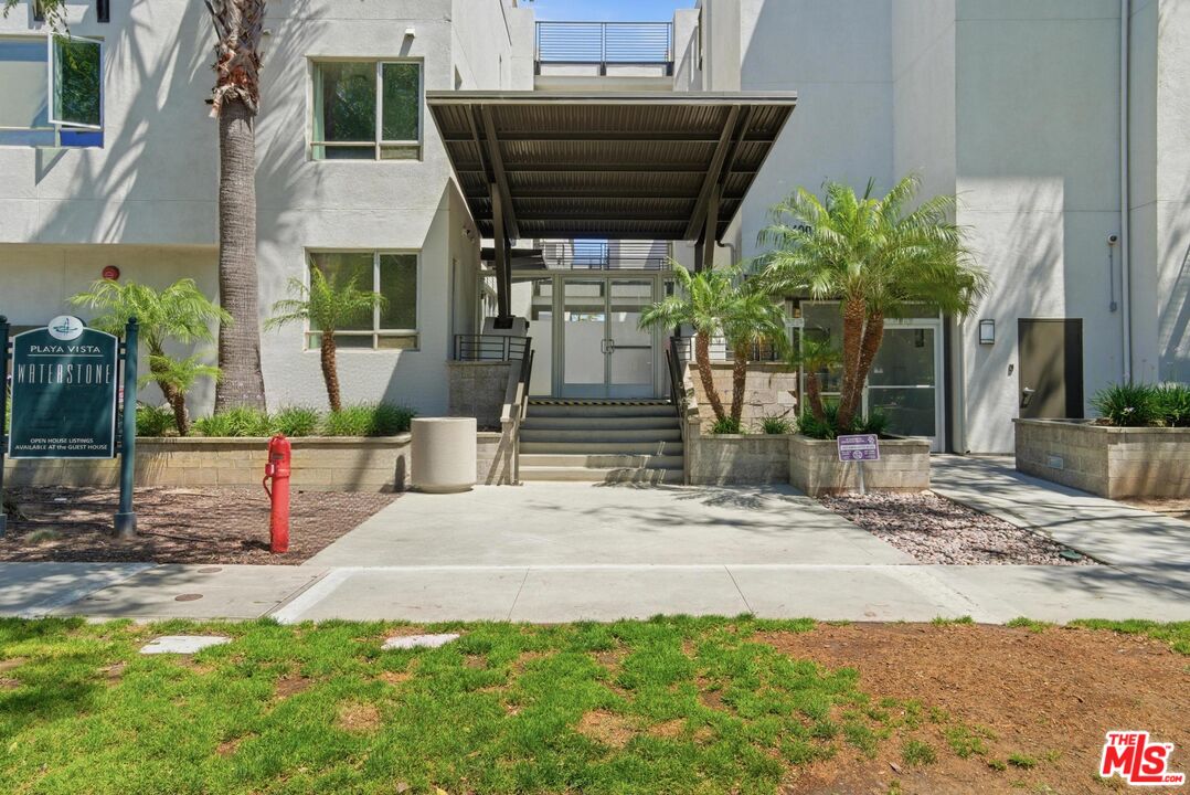 6400 Crescent Park Unit: 301