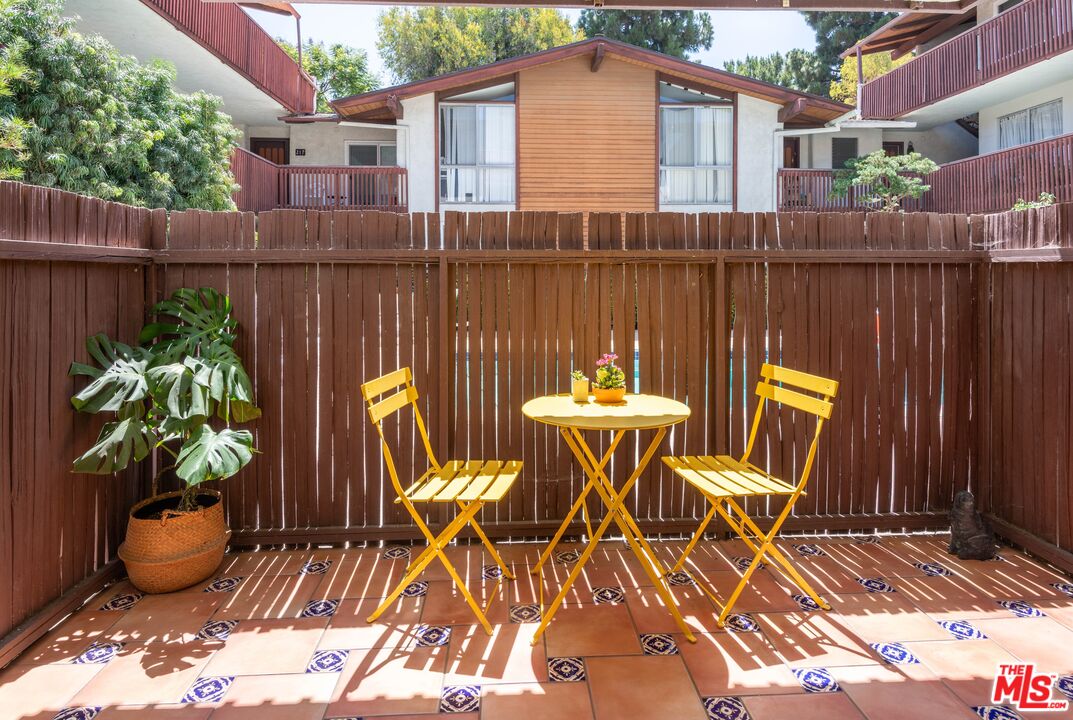 5650 Sumner Way Unit: 102