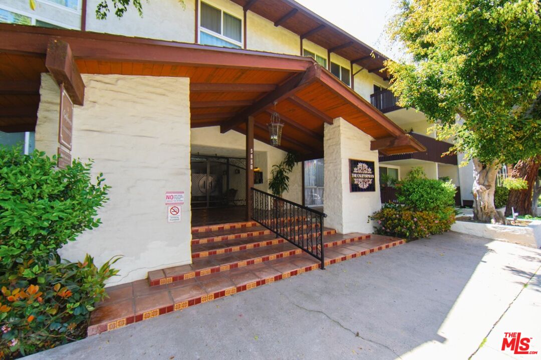 5650 Sumner Way Unit: 102