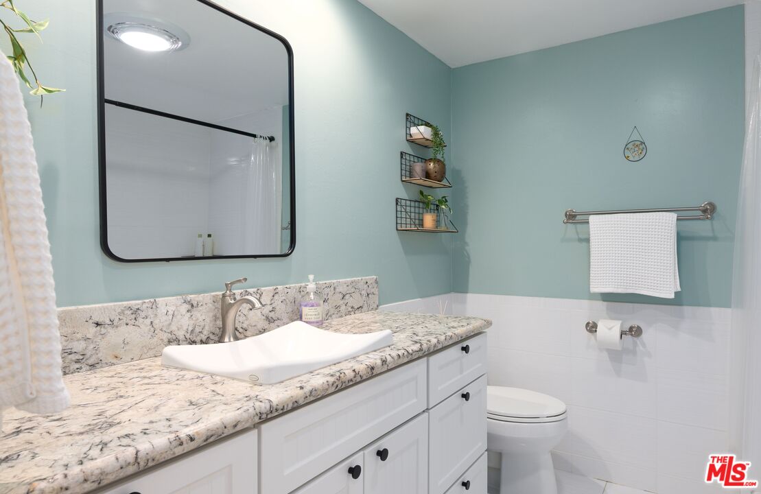 5650 Sumner Way Unit: 102