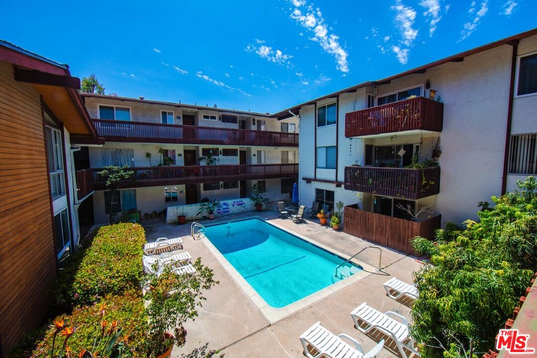 5650 Sumner Way Unit: 102