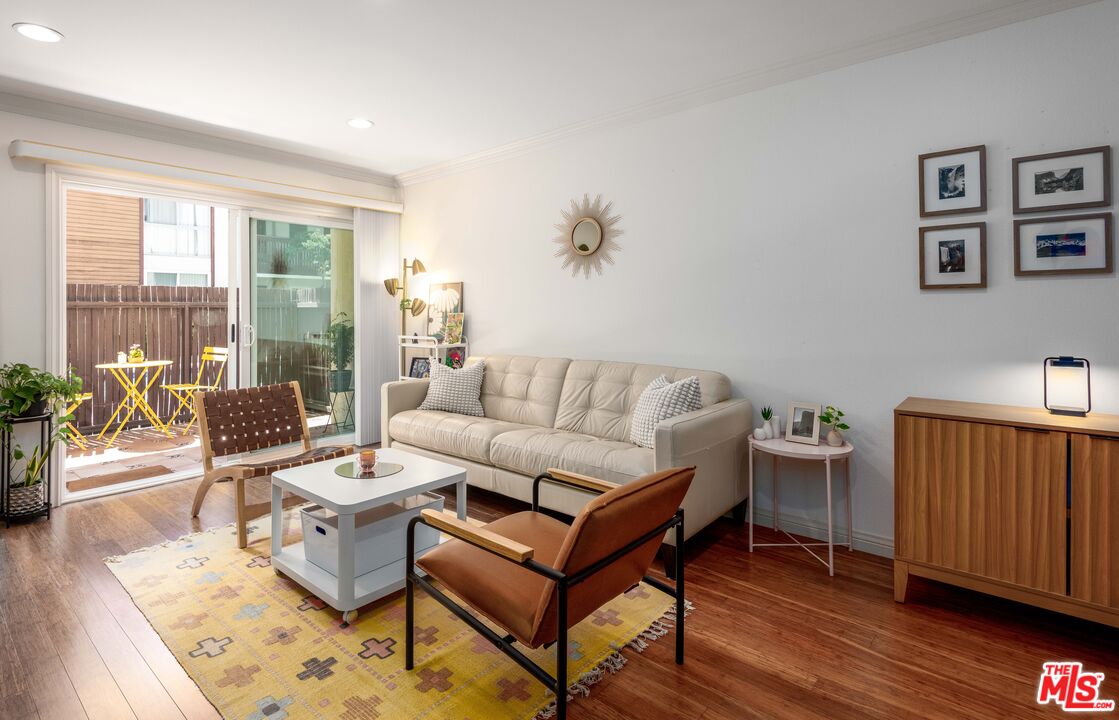 5650 Sumner Way Unit: 102