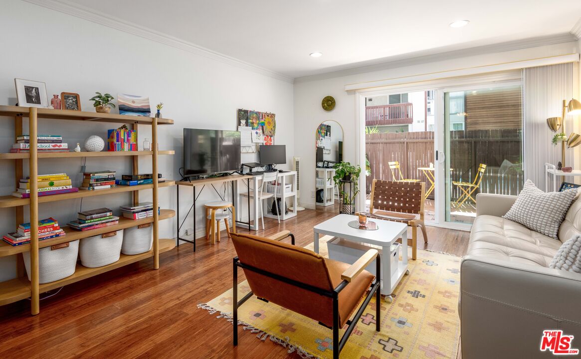 5650 Sumner Way Unit: 102