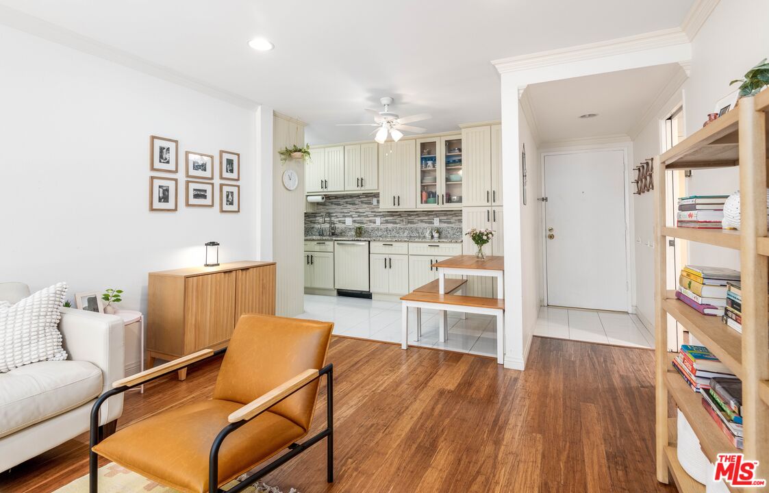 5650 Sumner Way Unit: 102