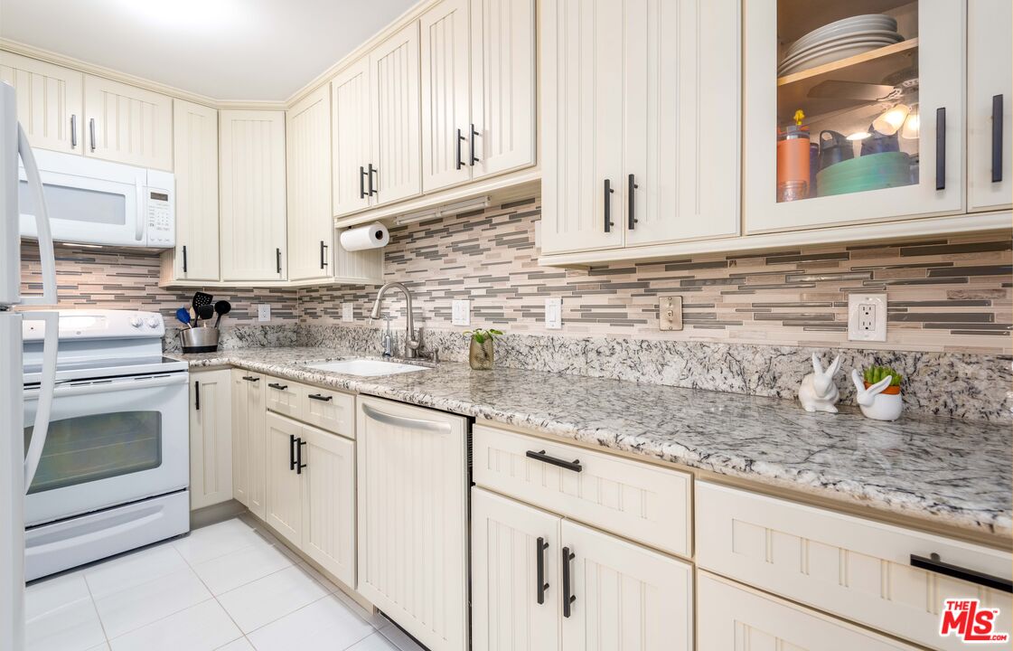 5650 Sumner Way Unit: 102