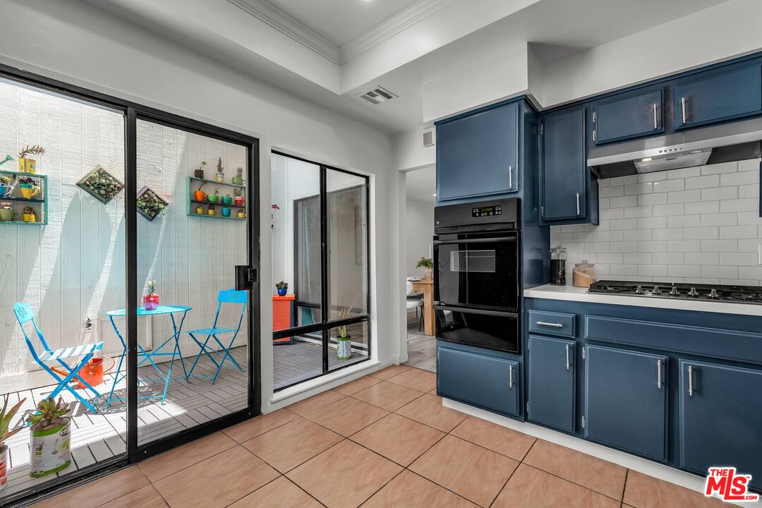 1220 Manning Ave Unit: 3