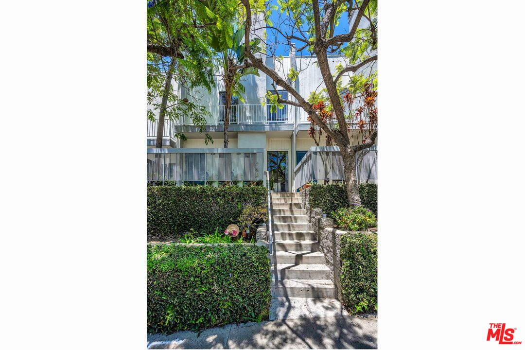 1220 Manning Ave Unit: 3