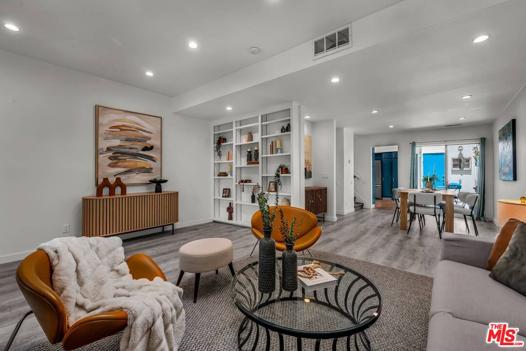 1220 Manning Ave Unit: 3