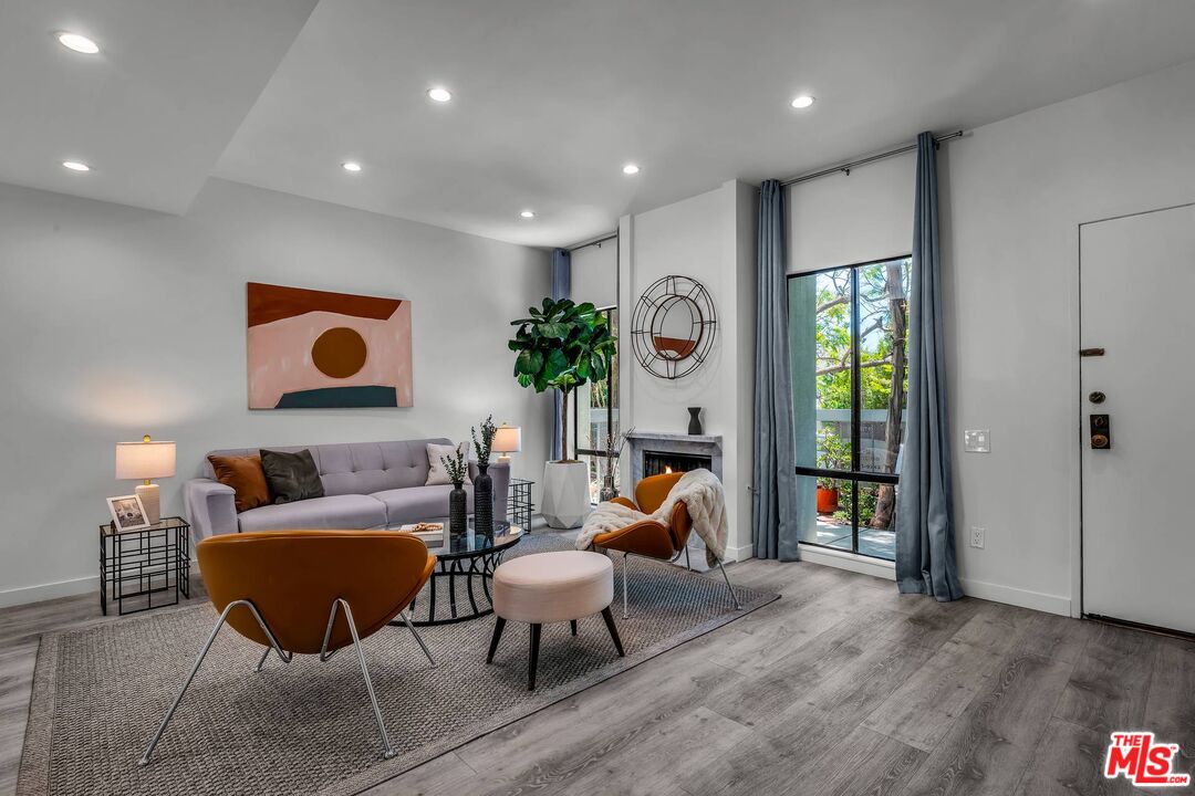1220 Manning Ave Unit: 3