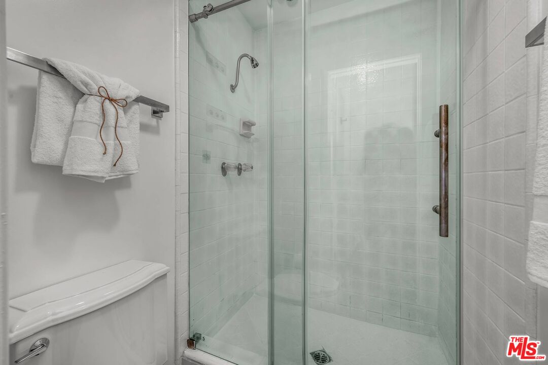 1220 Manning Ave Unit: 3