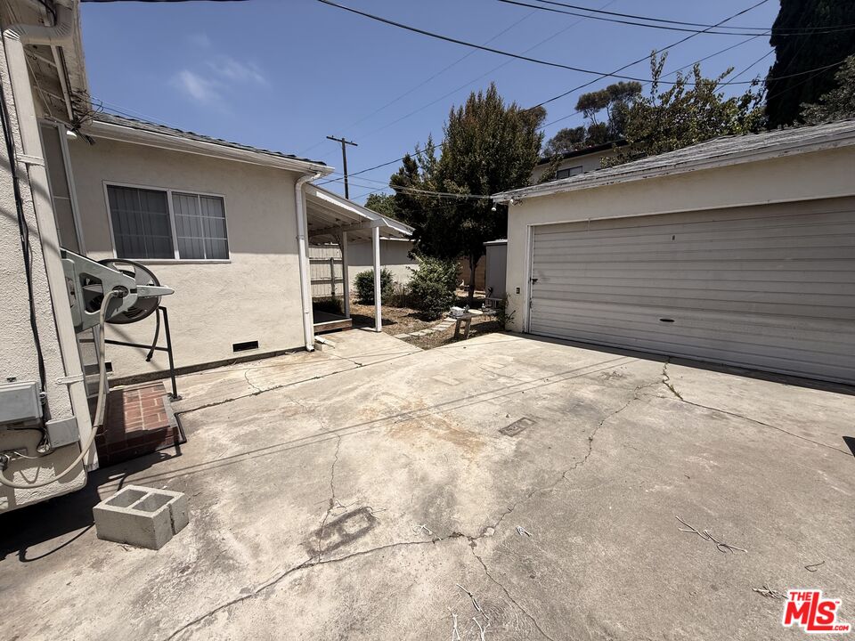 2936 Kelton Ave