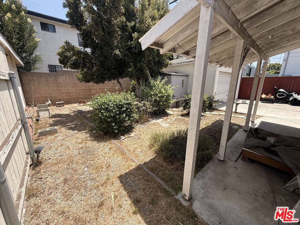 2936 Kelton Ave